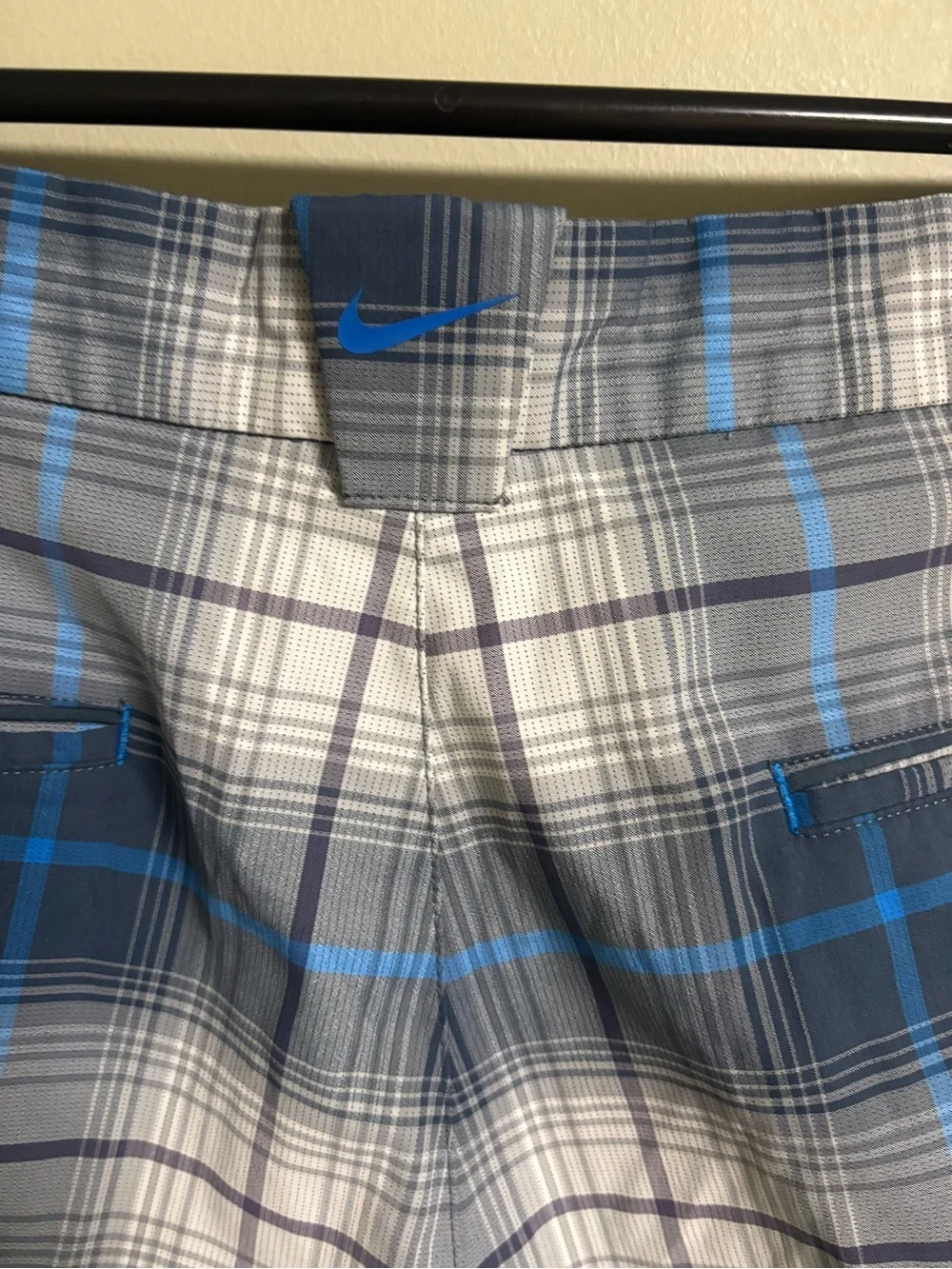 Nike Golf Tour Performance Dri-Fit Plaid Size 34 White/Gray/Blue 12 Inch Inseam
